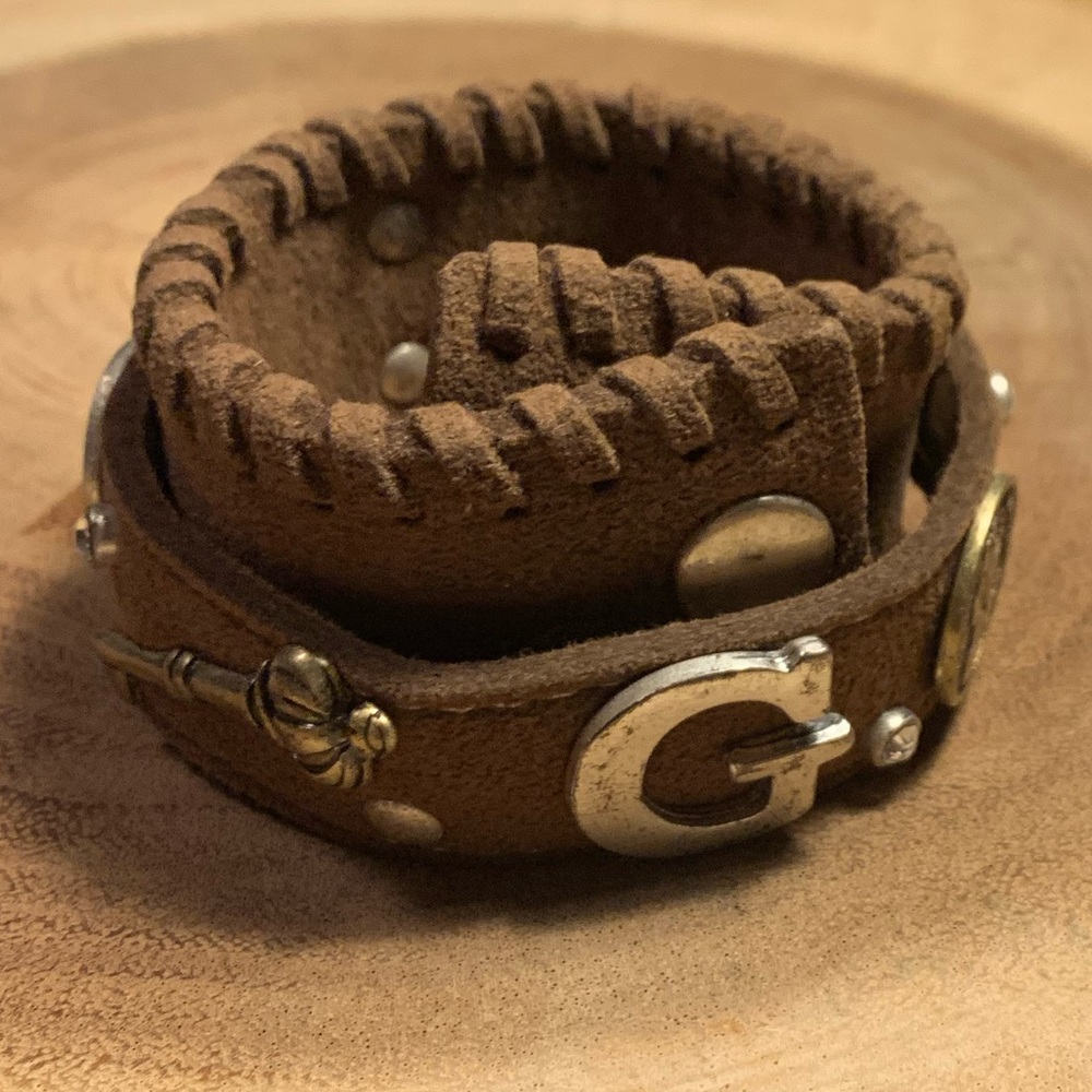 Guess Silver Tone Studded Wrap Bracelet Brown Faux Suede Coins Rhinestones Keys